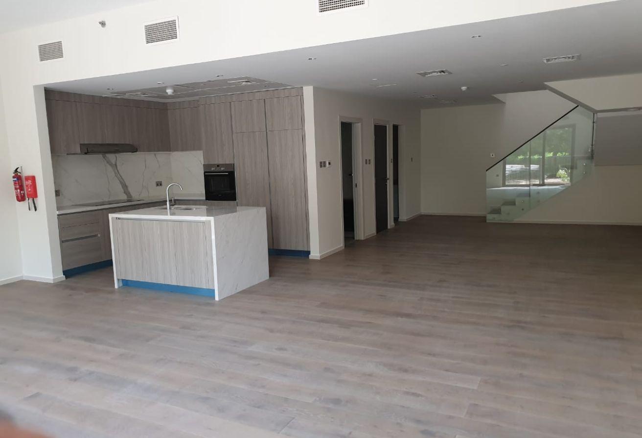 Ready to move outstanding Duplex ! large terrace photo 4