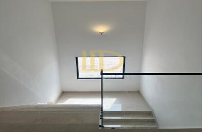 Villa - 5 Bedrooms - 7 Bathrooms for rent in Al Aweer 1 - Al Aweer - Dubai