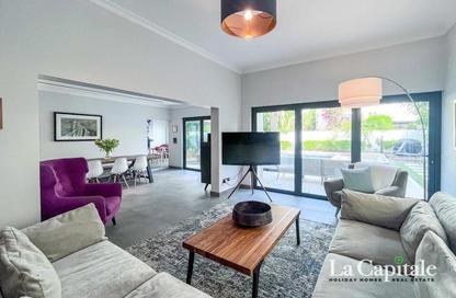 Villa - 5 Bedrooms - 4 Bathrooms for rent in Meadows 2 - Meadows - Dubai