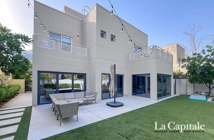 Villa - 5 Bedrooms - 4 Bathrooms for rent in Meadows 2 - Meadows - Dubai