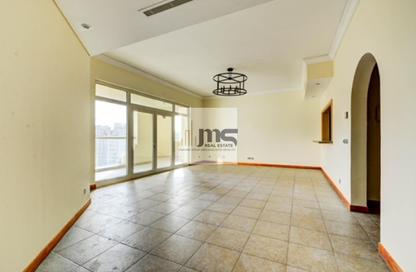 Apartment - 2 Bedrooms - 3 Bathrooms for rent in Al Khushkar - Shoreline Apartments - Palm Jumeirah - Dubai