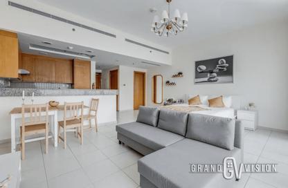 Apartment - Studio - 1 for rent in Bay Square Building 9 - Bay Square - Business Bay - Dubai Apartment - Studio - 1 for rent in Bay Square Building 9 - Bay Square - Business Bay - Dubai