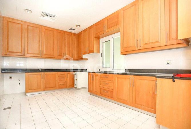 64405843 - Property Image 3