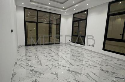 Villa - 4 Bedrooms - 7 Bathrooms for rent in Al Aweer 1 - Al Aweer - Dubai