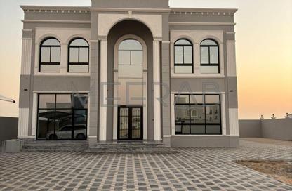 Villa - 4 Bedrooms - 7 Bathrooms for rent in Al Aweer 1 - Al Aweer - Dubai