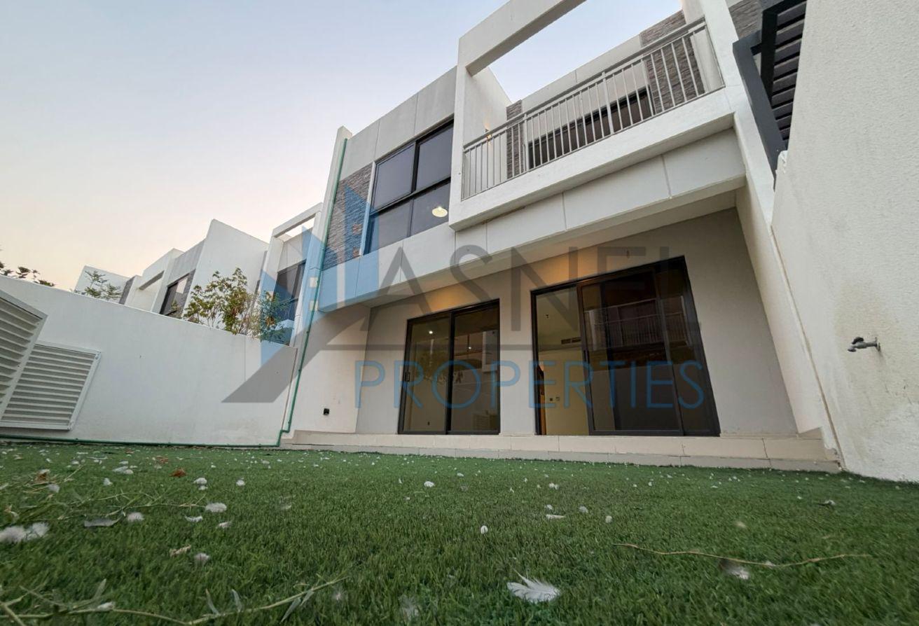 Massive 3-Bed Villa + 5 Bathrooms | Unfurnished photo 23
