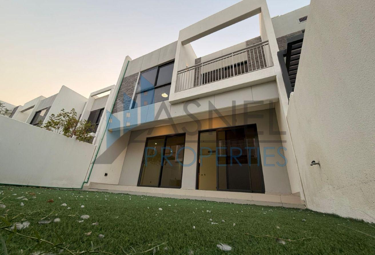 Massive 3-Bed Villa + 5 Bathrooms | Unfurnished photo 21
