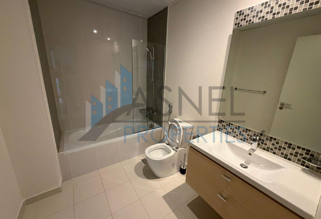 Massive 3-Bed Villa + 5 Bathrooms | Unfurnished photo 20