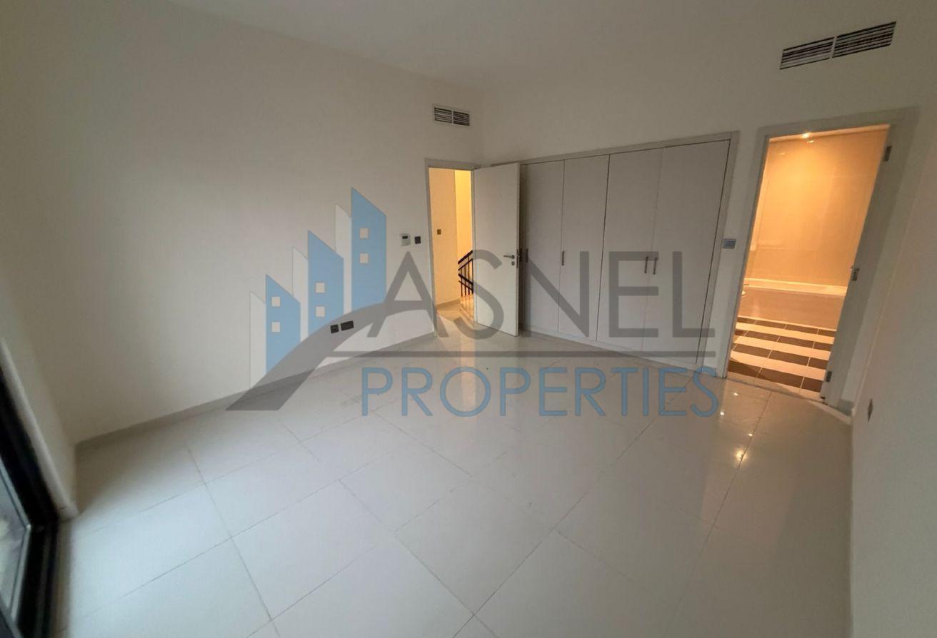 Massive 3-Bed Villa + 5 Bathrooms | Unfurnished photo 18