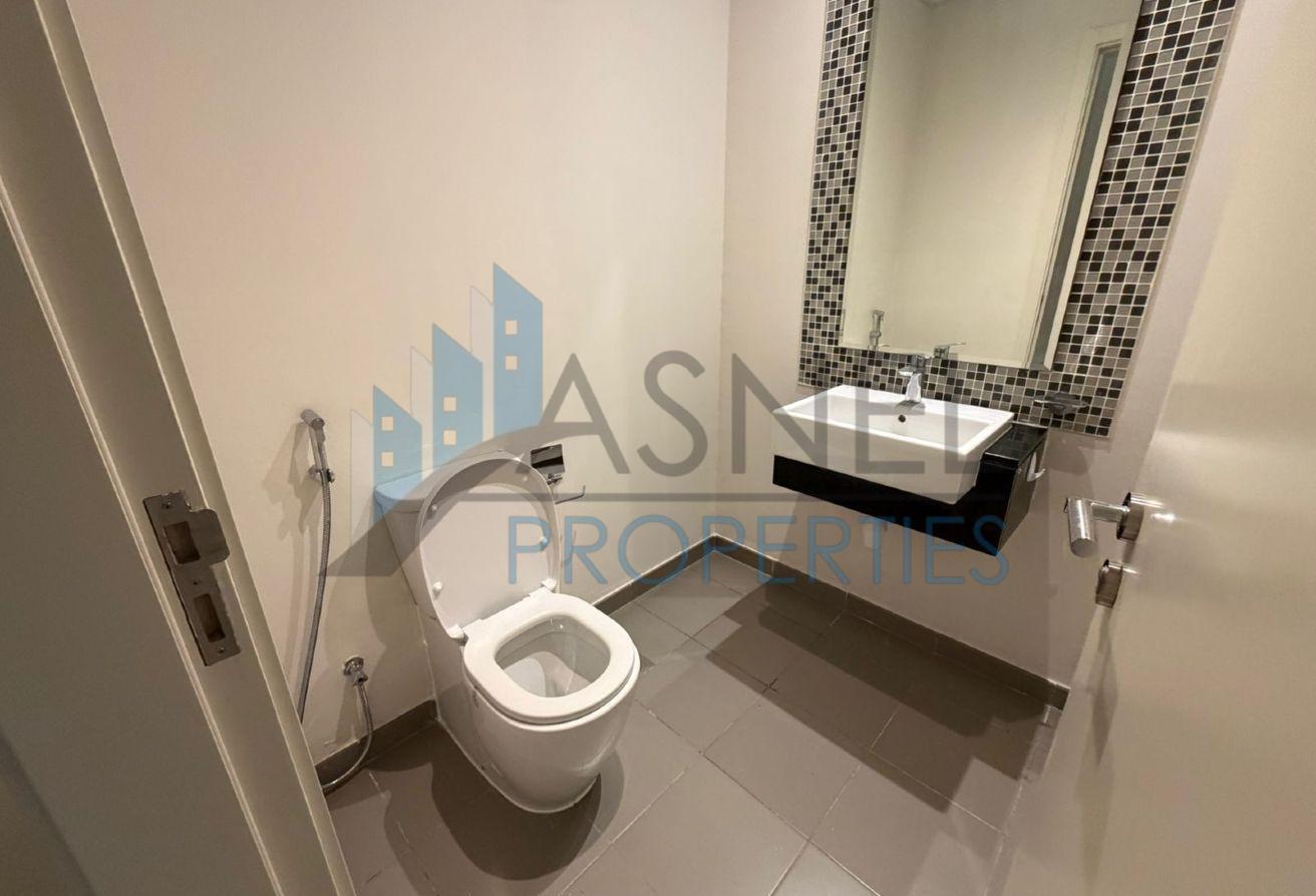 Massive 3-Bed Villa + 5 Bathrooms | Unfurnished photo 11