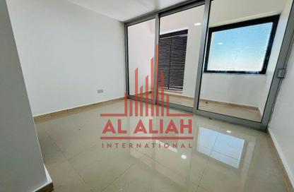 Apartment - 3 Bedrooms - 4 Bathrooms for rent in Al Khalidiya - Abu Dhabi
