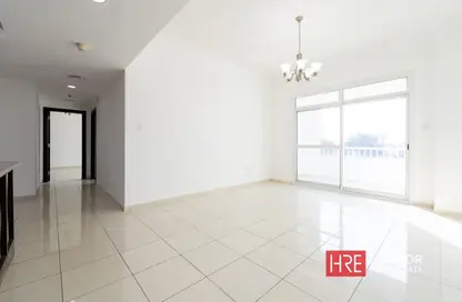 شقة - 2 غرف نوم - 2 حمامات للايجار في برج ربيعة - مجان - دبي لاند - دبي