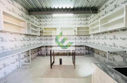 Labor Camp - Studio - 7+ for rent in M-33 - Mussafah Industrial Area - Mussafah - Abu Dhabi