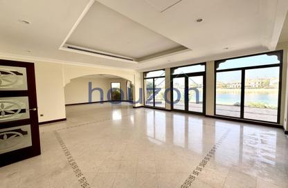 Villa - 4 Bedrooms - 5 Bathrooms for sale in The Palm Crown - Palm Jumeirah - Dubai