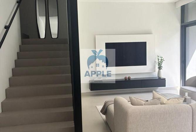 102821677 - Property Image 3