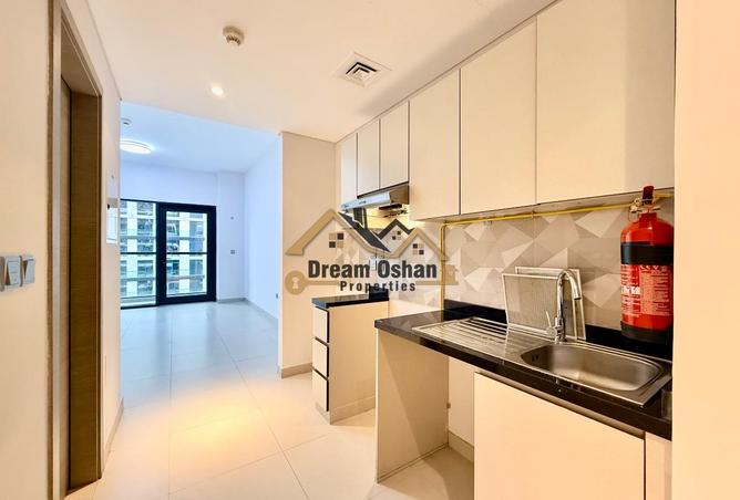 Spacious STU For Rent-Hot Deaal-All Amenties-4chq photo 3