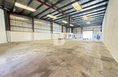 Warehouse - Studio for rent in Phase 1 - Dubai Investment Park (DIP) - Dubai