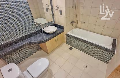 Apartment - 2 Bedrooms - 3 Bathrooms for rent in Al Tamr - Shoreline Apartments - Palm Jumeirah - Dubai