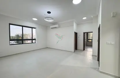 شقة - 2 غرف نوم - 2 حمامات للايجار في الرويكة - المويجي - العين