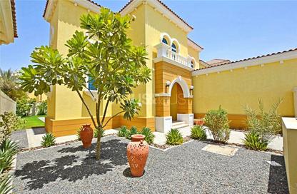 Villa - 3 - 4 for sale in District 6 - Jumeirah Park - Dubai
