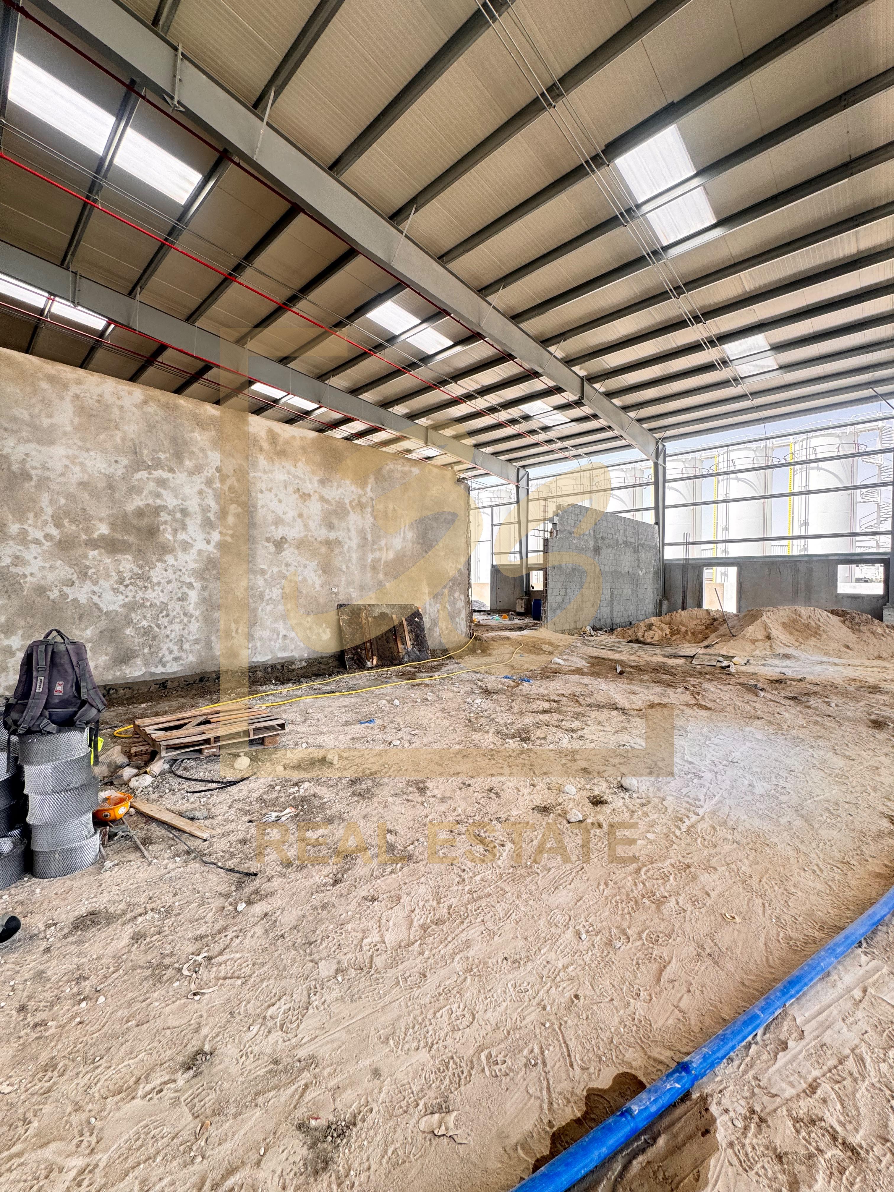 SPACIOUS WAREHOUSE | 113,496 SQFT | PRIME LOCATION by 241773 