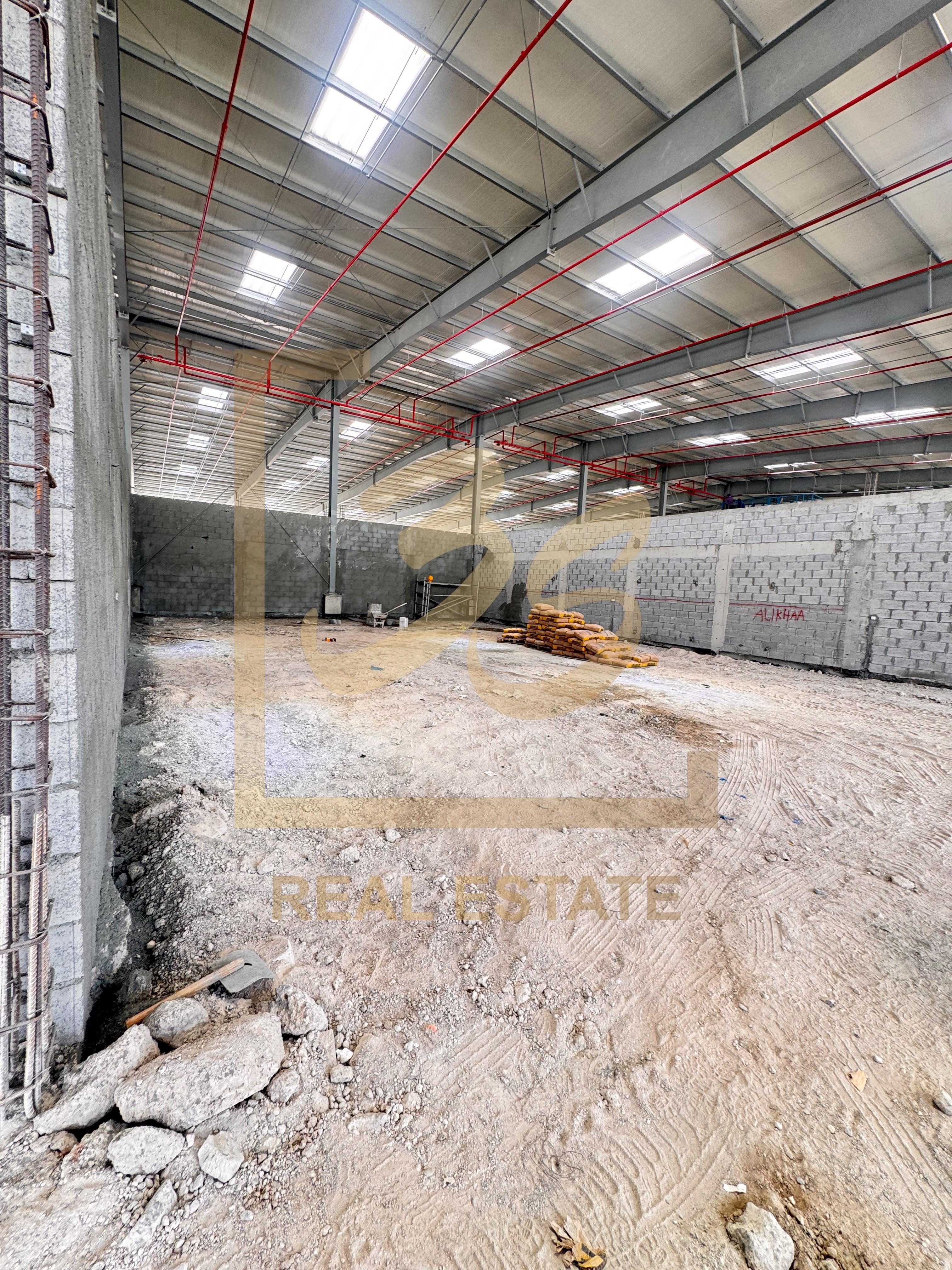 SPACIOUS WAREHOUSE | 113,496 SQFT | PRIME LOCATION by 241773 