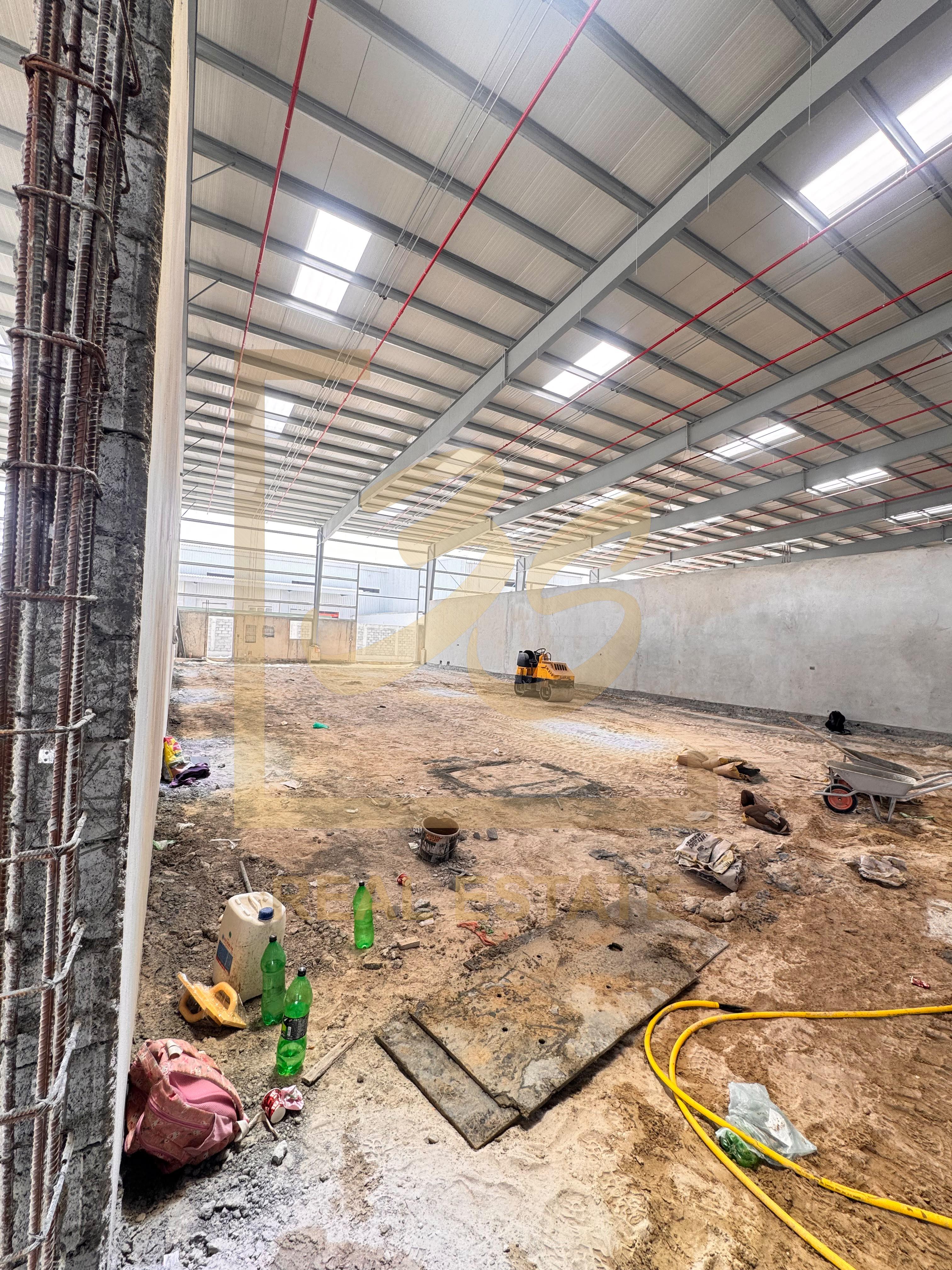 SPACIOUS WAREHOUSE | 113,496 SQFT | PRIME LOCATION by 241773 