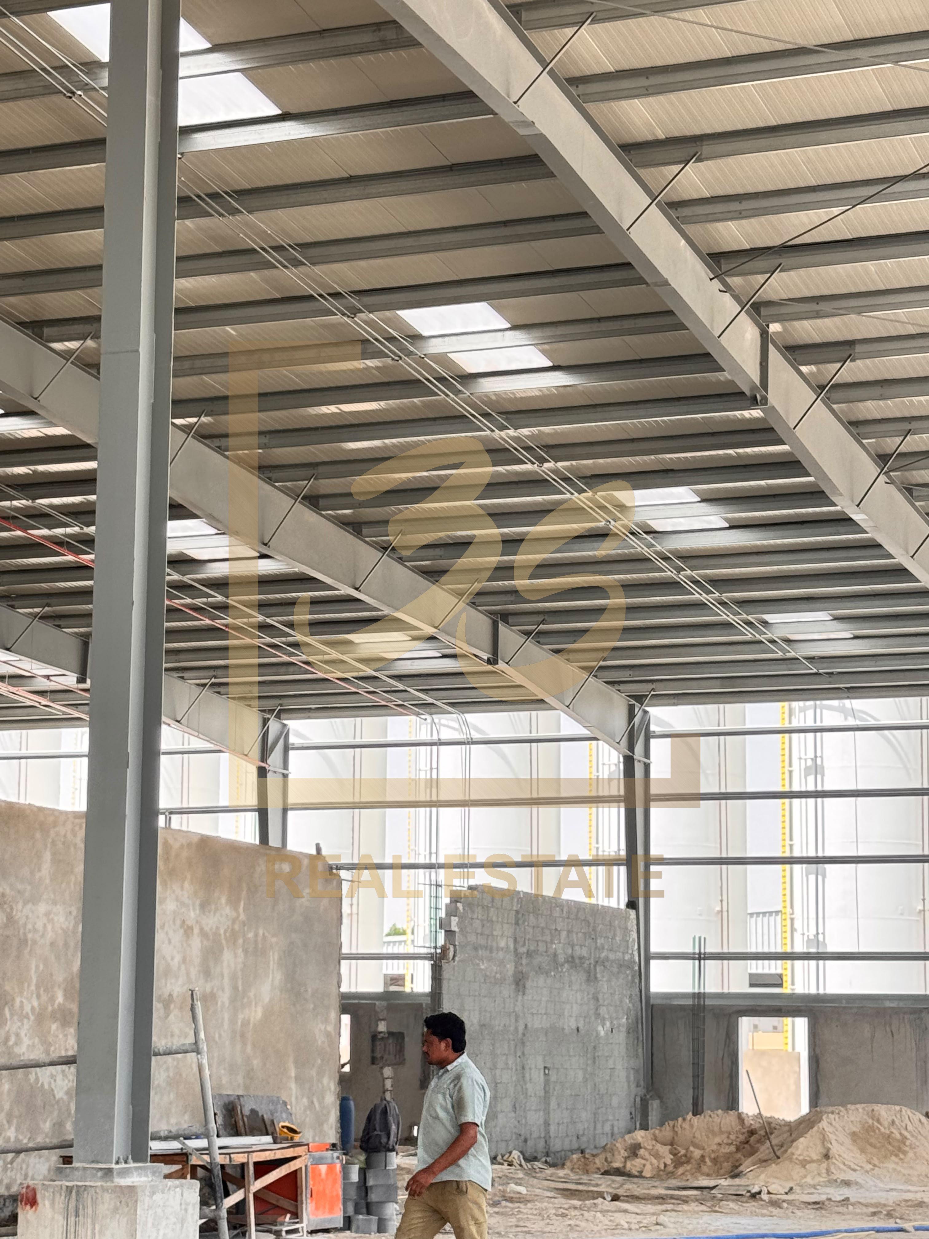 SPACIOUS WAREHOUSE | 113,496 SQFT | PRIME LOCATION by 241773 