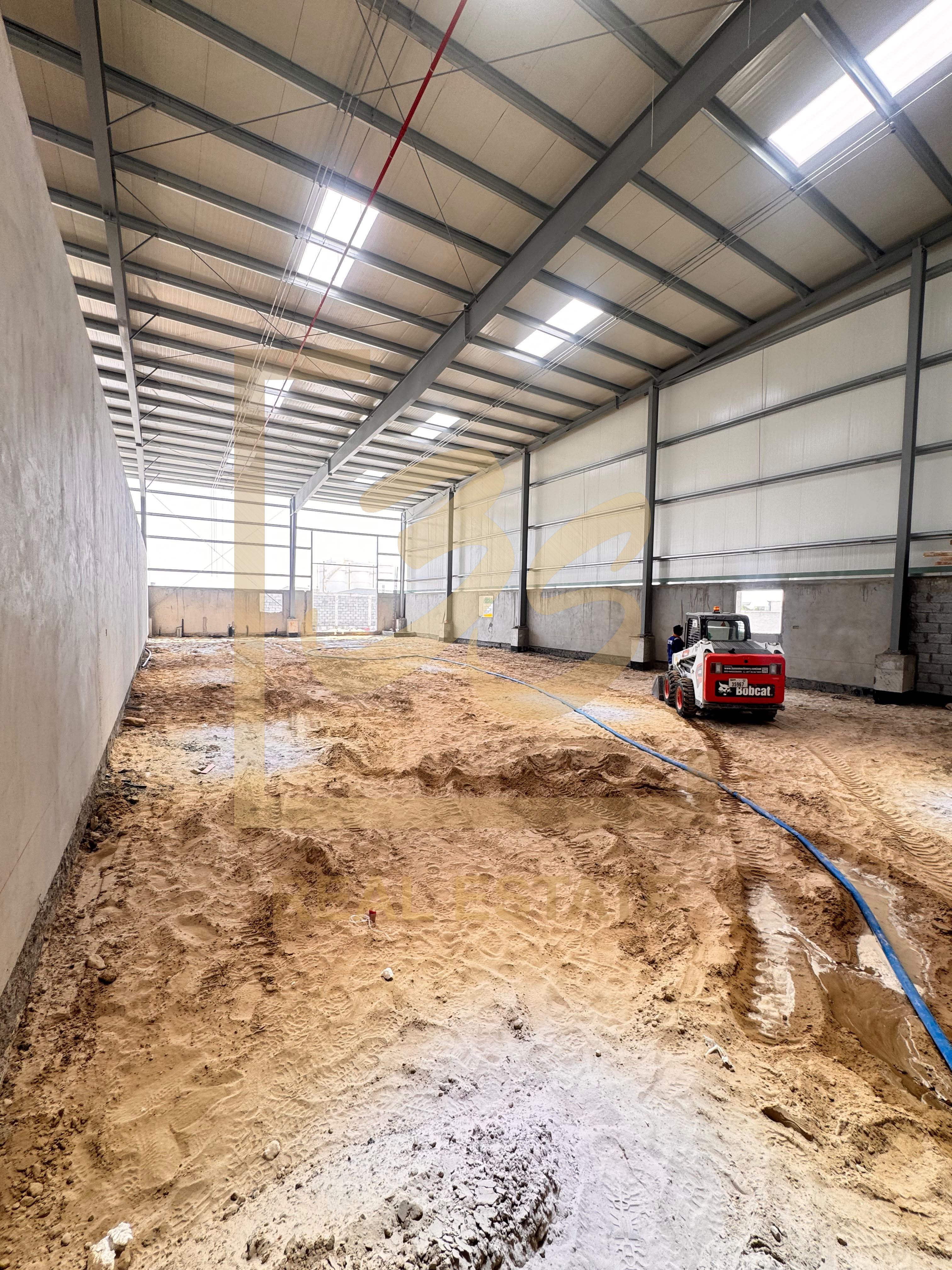 SPACIOUS WAREHOUSE | 113,496 SQFT | PRIME LOCATION by 241773 