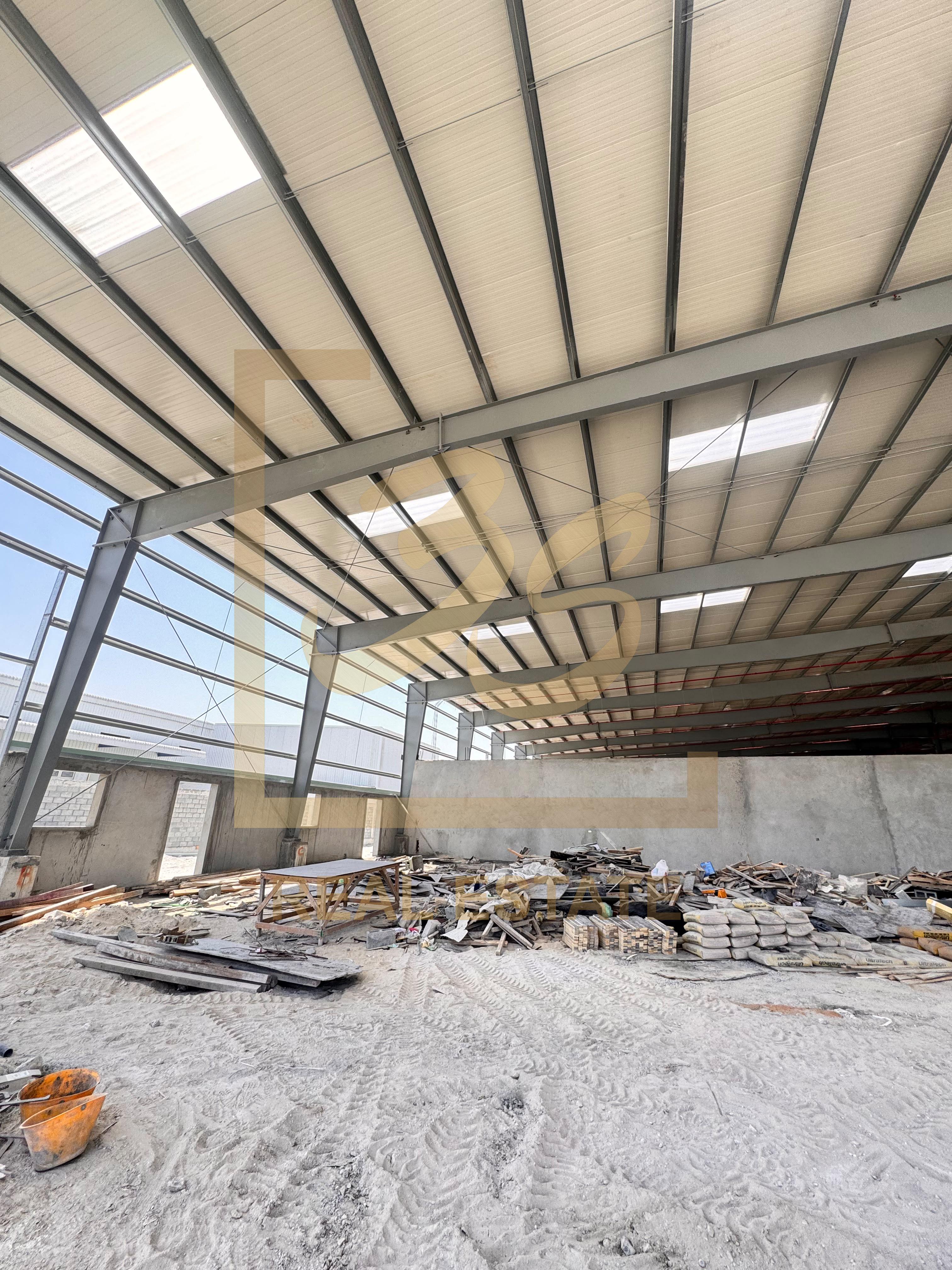 SPACIOUS WAREHOUSE | 113,496 SQFT | PRIME LOCATION by 241773 