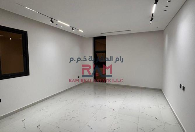 57381454 - Property Image 2