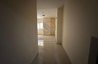 Apartment - 1 Bedroom - 2 Bathrooms for rent in Al Mamzar - Al Mamzar - Sharjah - Sharjah