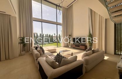 Villa - 4 - 5 for sale in Nad Al Sheba Gardens 2 - Nad Al Sheba Gardens - Nad Al Sheba 1 - Nad Al Sheba - Dubai