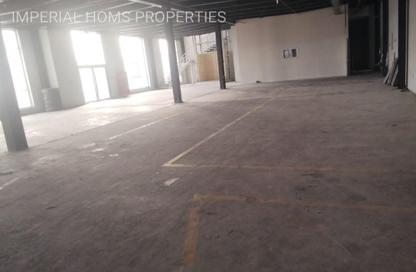 Warehouse - Studio - 6 Bathrooms for sale in Umm Al Thuoob - Umm Al Quwain