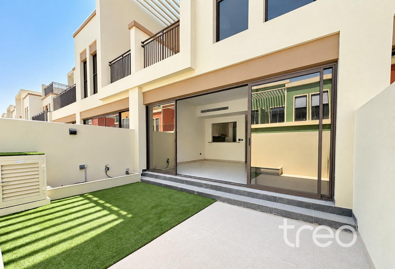 Near Lagoon | Great Location | Private Garden photo 25