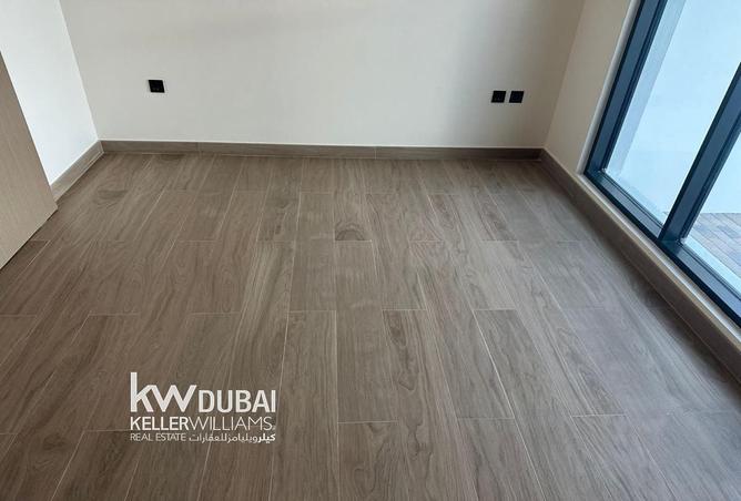 120666649 - Property Image 2