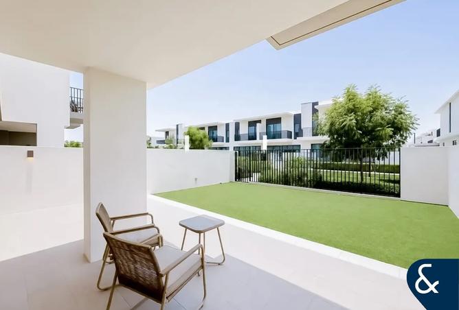 Furnished | Single Row | Landscaped photo 3