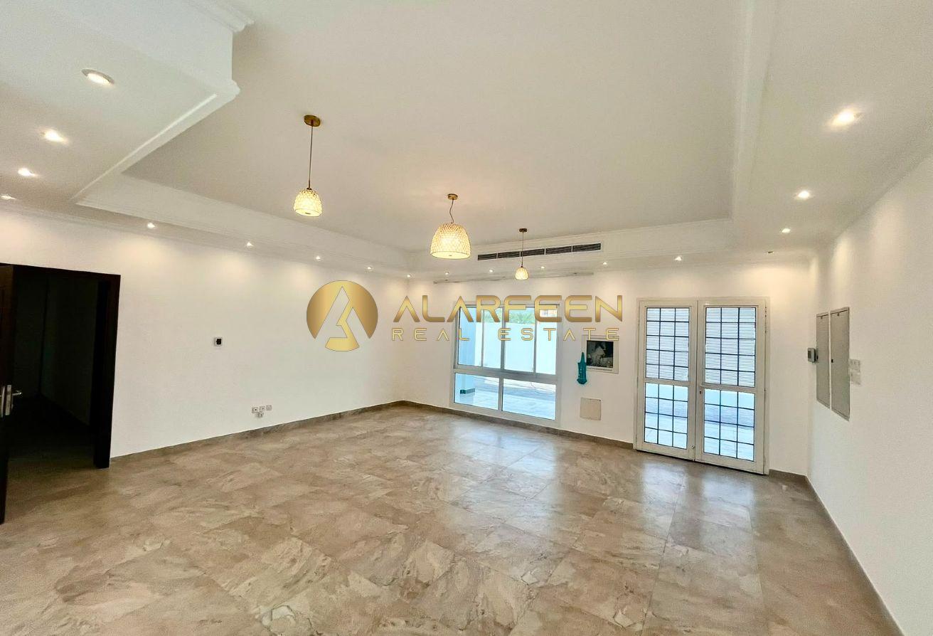 READY TO MOVE 4-BR IN PRIME LOCATION photo 8