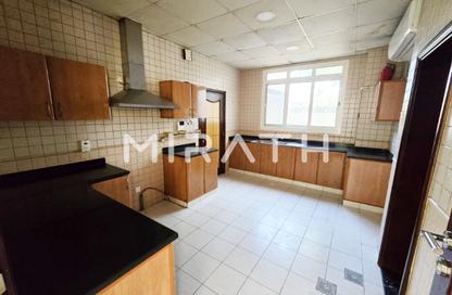Villa - 5 Bedrooms - 6 Bathrooms for rent in Jumeirah 1 Villas - Jumeirah 1 - Jumeirah - Dubai