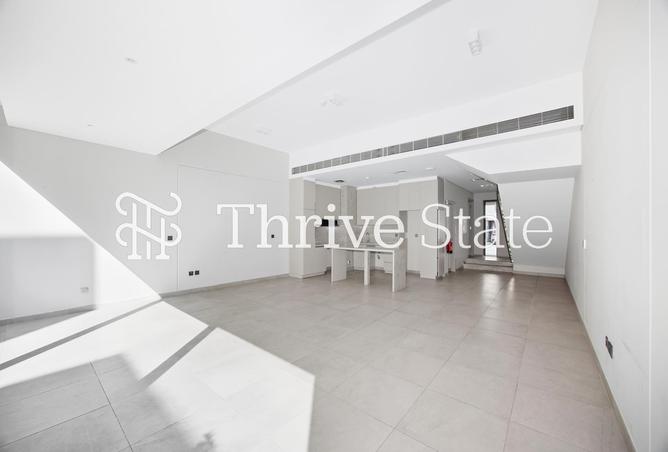 3 Bed + Maid | Good Location | Community Pool photo 2