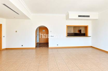 Apartment - 2 - 3 for rent in Al Khudrawi - Shoreline Apartments - Palm Jumeirah - Dubai