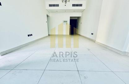 Compound - 2 Bedrooms - 3 Bathrooms for rent in Jumeirah Garden City - Al Satwa - Dubai
