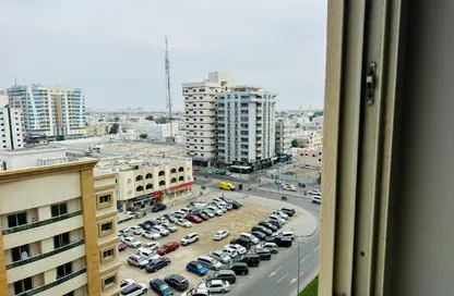 شقة - 2 غرف نوم - 2 حمامات للايجار في النباعة - الشارقة