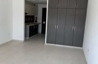 شقة - 1 حمام للبيع في ماي رزدنس - الضاحية 10 - قرية جميرا الدائرية - دبي