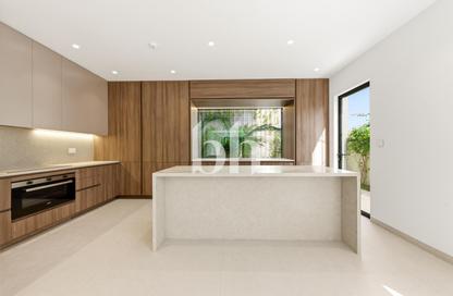 Villa - 5 Bedrooms - 5 Bathrooms for rent in Jumeirah 1 Villas - Jumeirah 1 - Jumeirah - Dubai