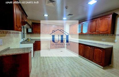 Apartment - 3 Bedrooms - 5 Bathrooms for rent in Hamdan Street - Abu Dhabi