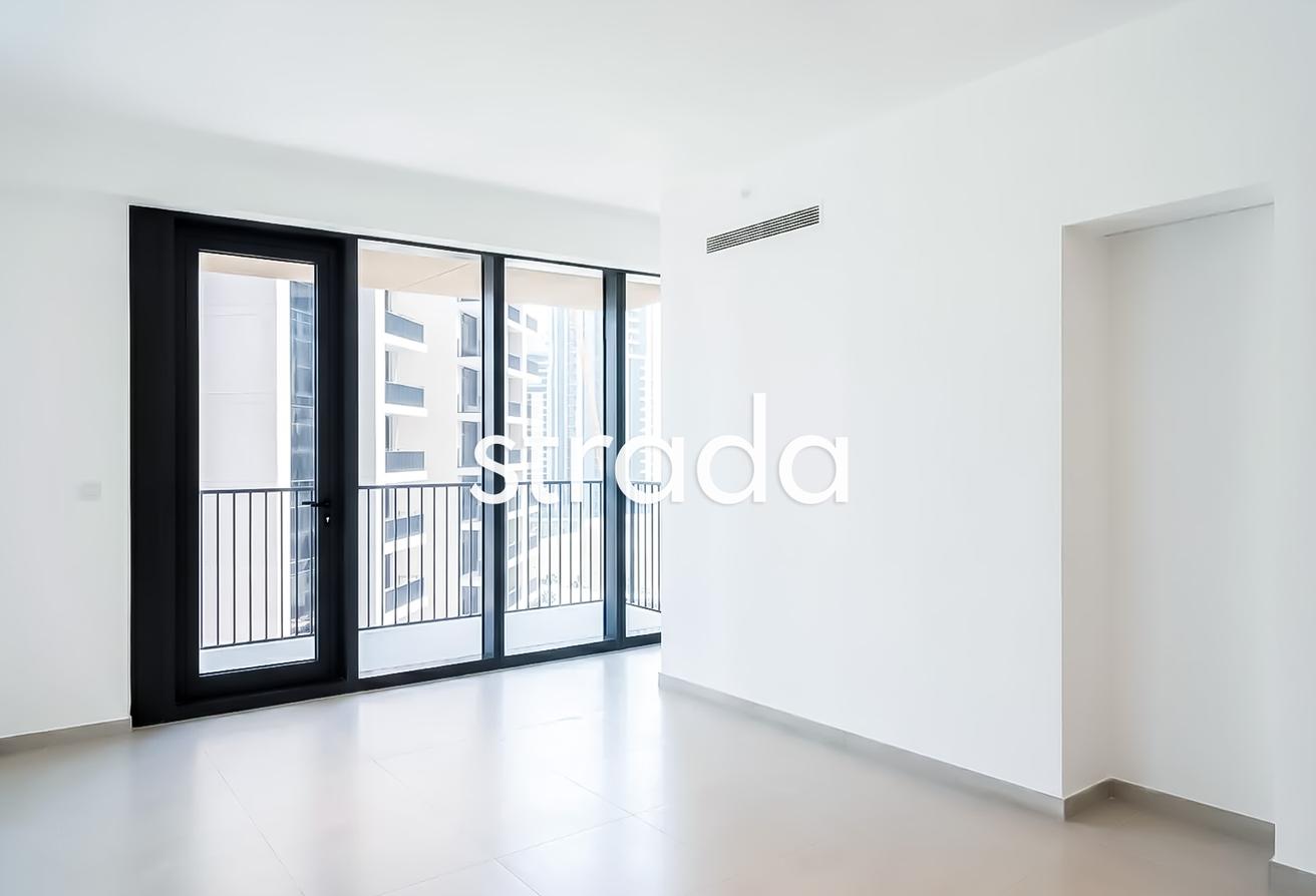 Corner Unit | Unfurnished | Rare Layout photo 6