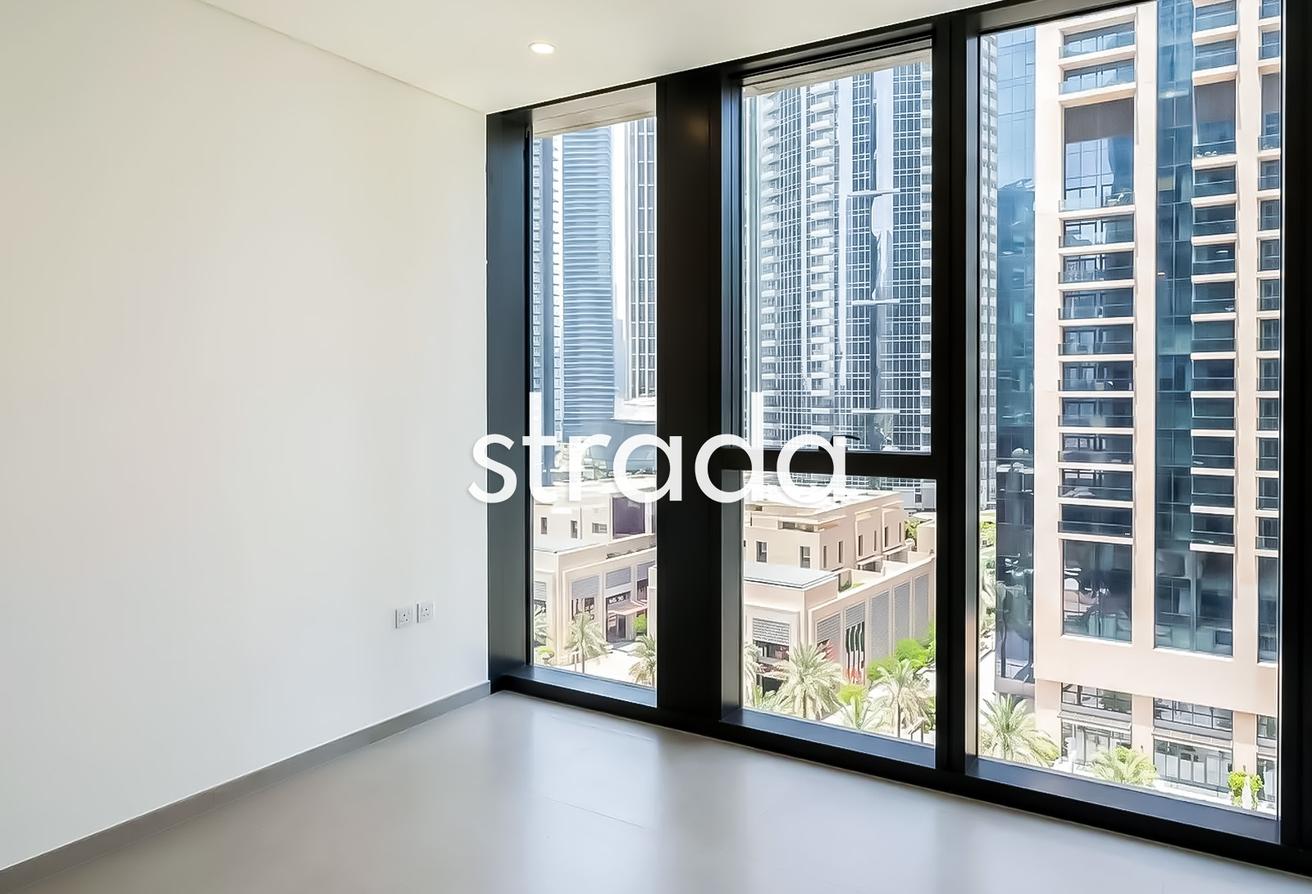Corner Unit | Unfurnished | Rare Layout photo 5