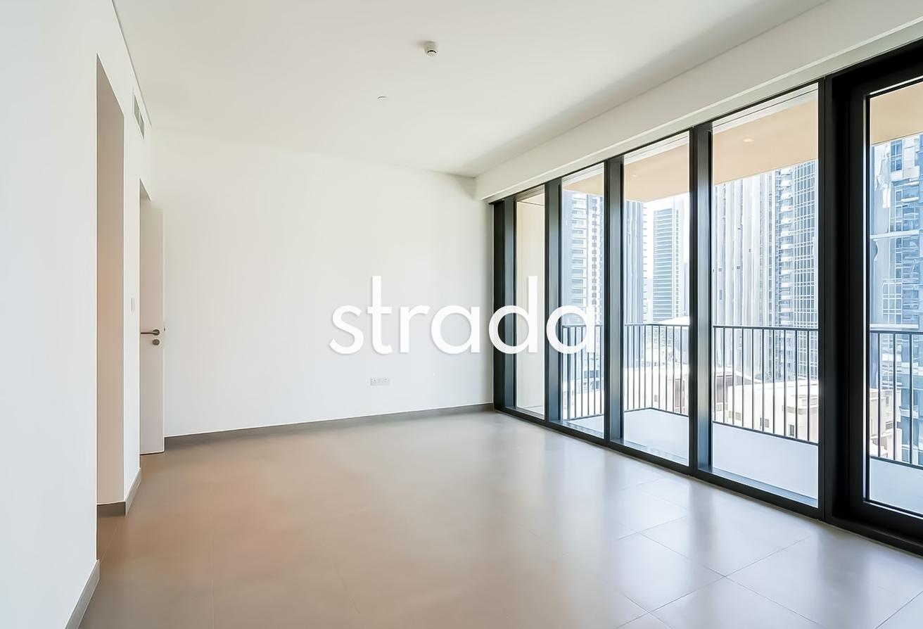 Corner Unit | Unfurnished | Rare Layout photo 4