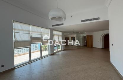 Apartment - 3 Bedrooms - 3 Bathrooms for rent in Al Khushkar - Shoreline Apartments - Palm Jumeirah - Dubai